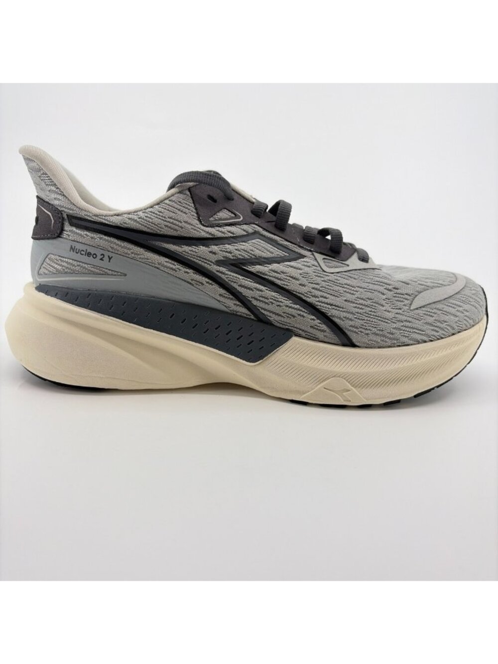 Diadora Nucleo 2 Womens Size 7.5 Gray Black Athletic Running Shoes Sneakers